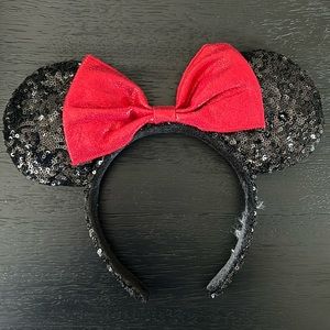 Authentic Disney World Parks Classic Red & Black Sequins Minnie Ear Headband